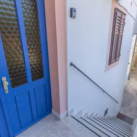 & Studio By The Way Appartement *