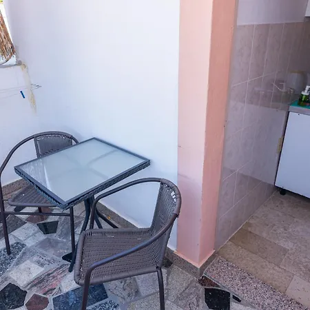 Apartment & Studio By The Way *
