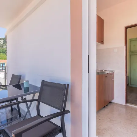 & Studio By The Way * Baška