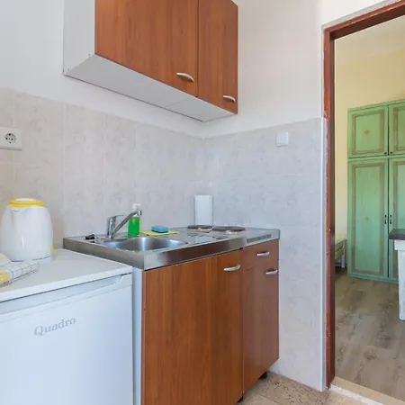 & Studio By The Way * Baška